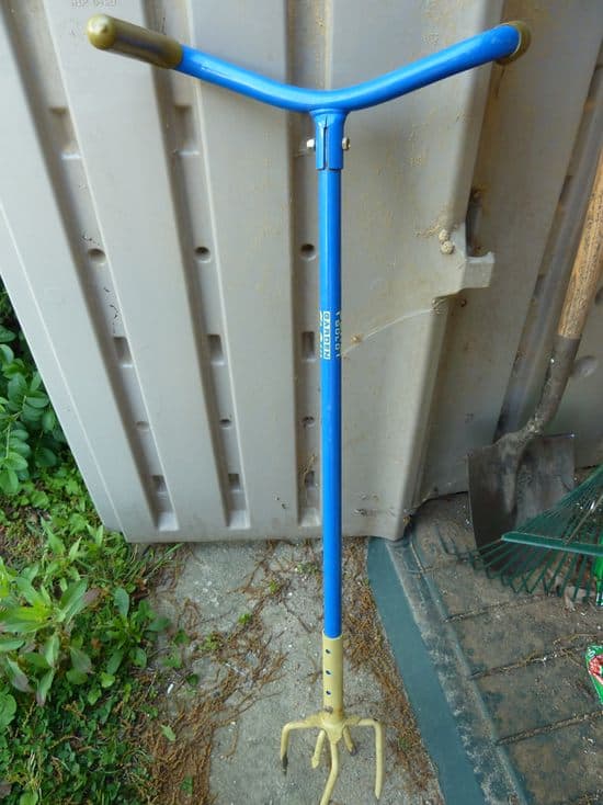 How to Use a Garden Weasel